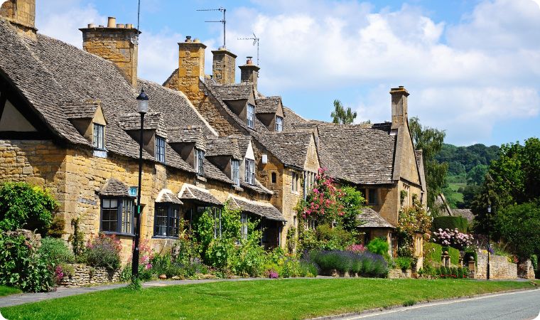 Houses in Cotswolds UK